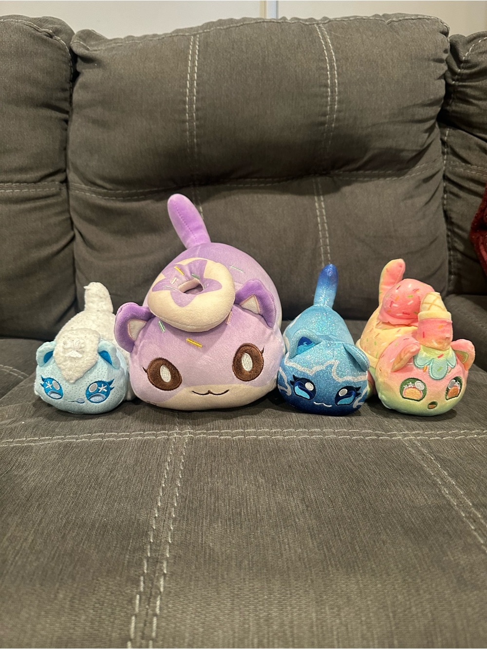 Aphmau Cat Plushie Bundle - Picture 2 of 5